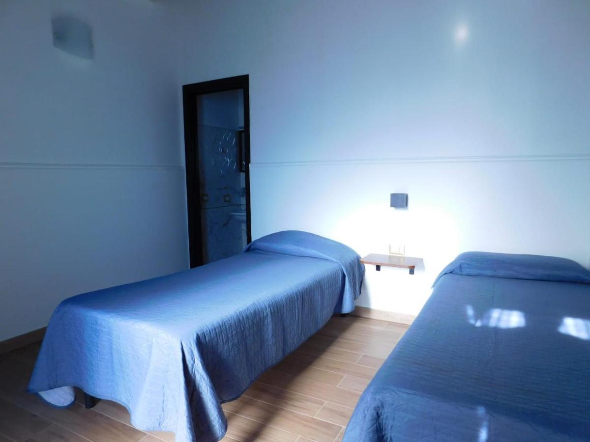 Camera Doppia con Letti Singoli con Bagno Privato