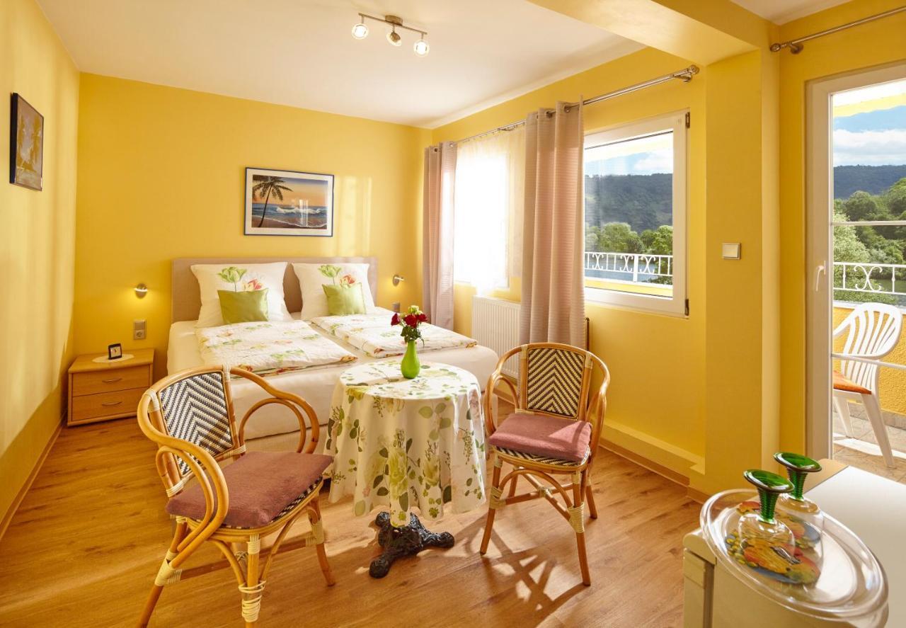 Doppelzimmer mit Balkon