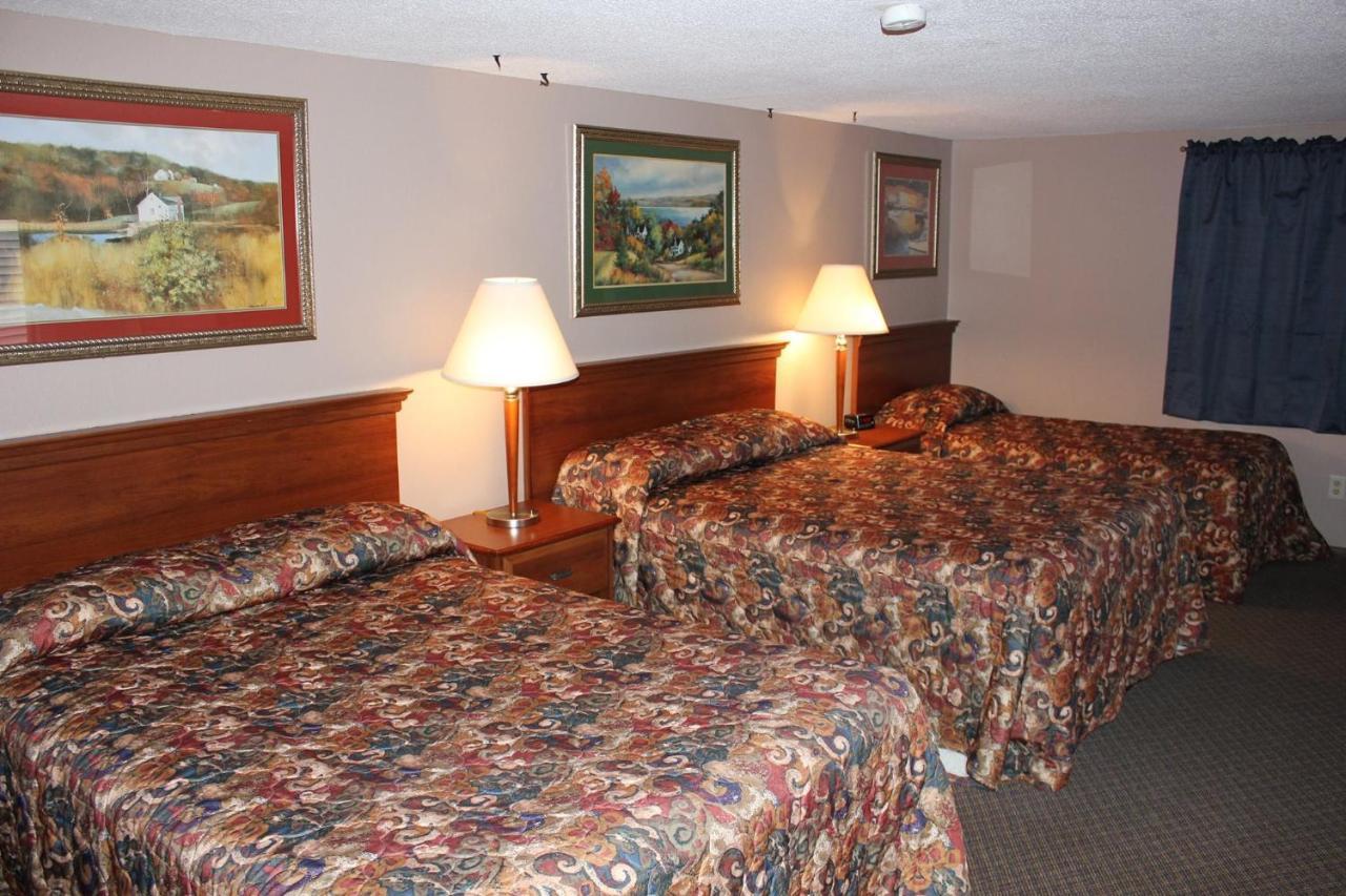 Family Room,1482579572:JPEG