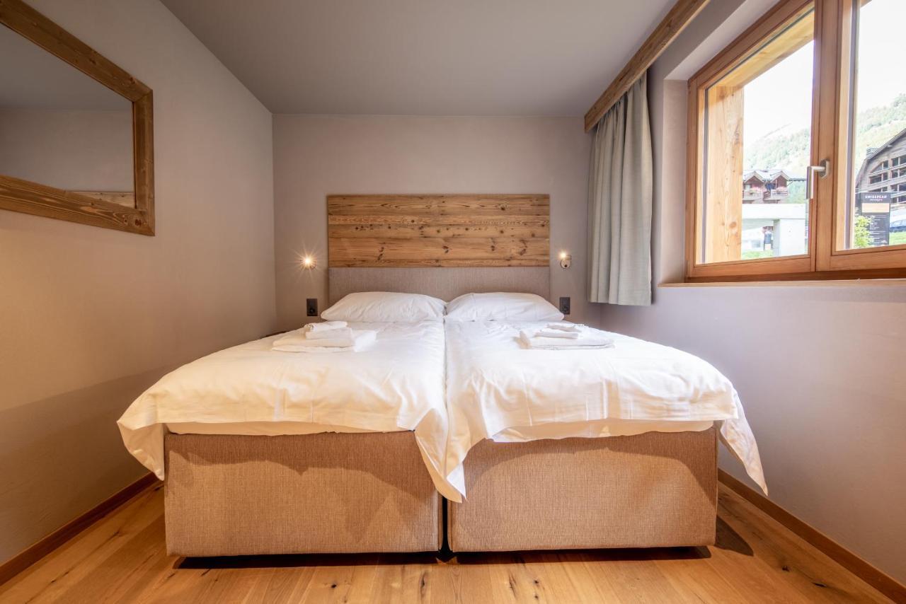 Two-Bedroom Apartment,1482813242:JPEG