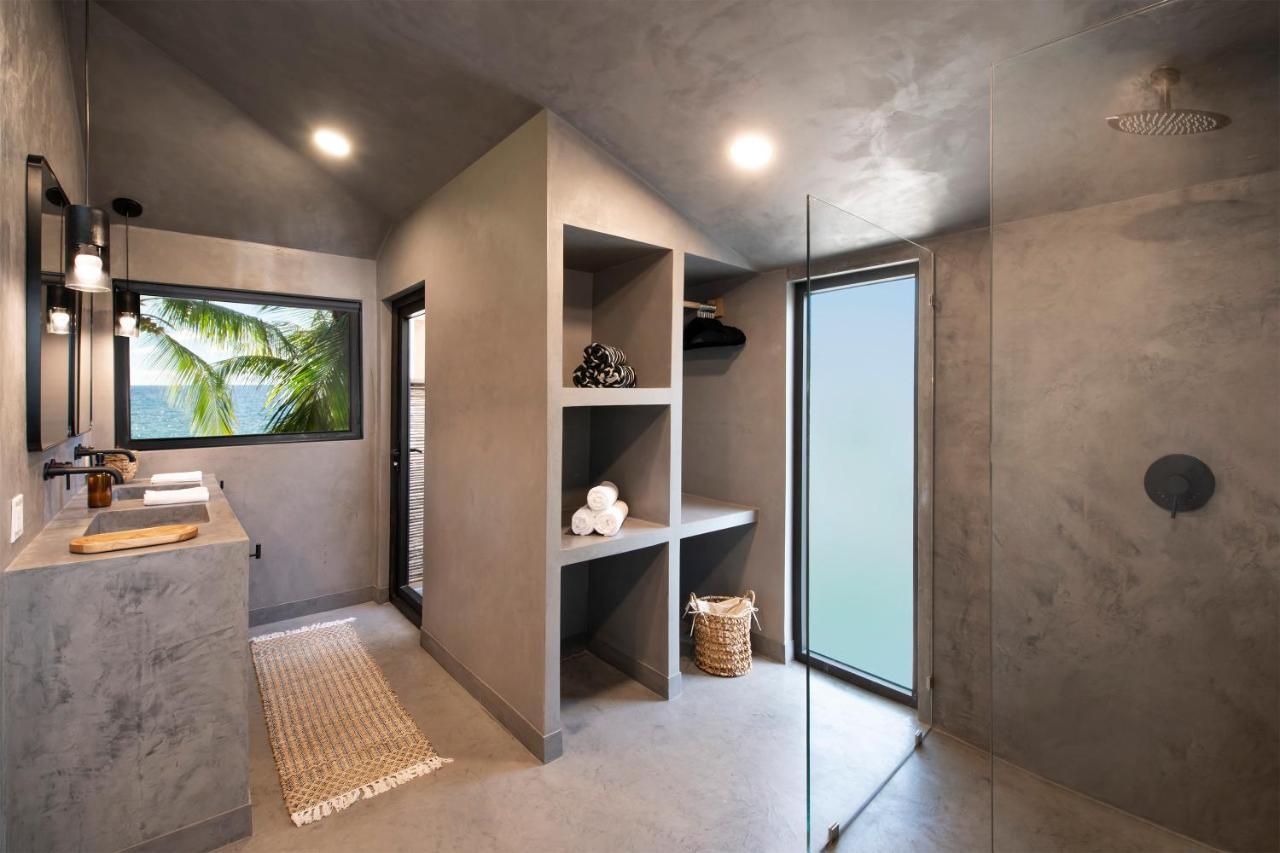 Deluxe Beach front Suite