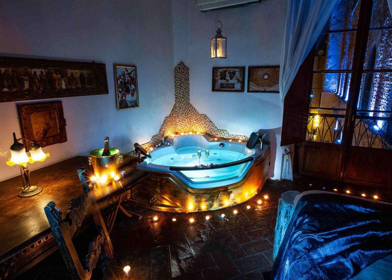 Queen Room with Spa Bath