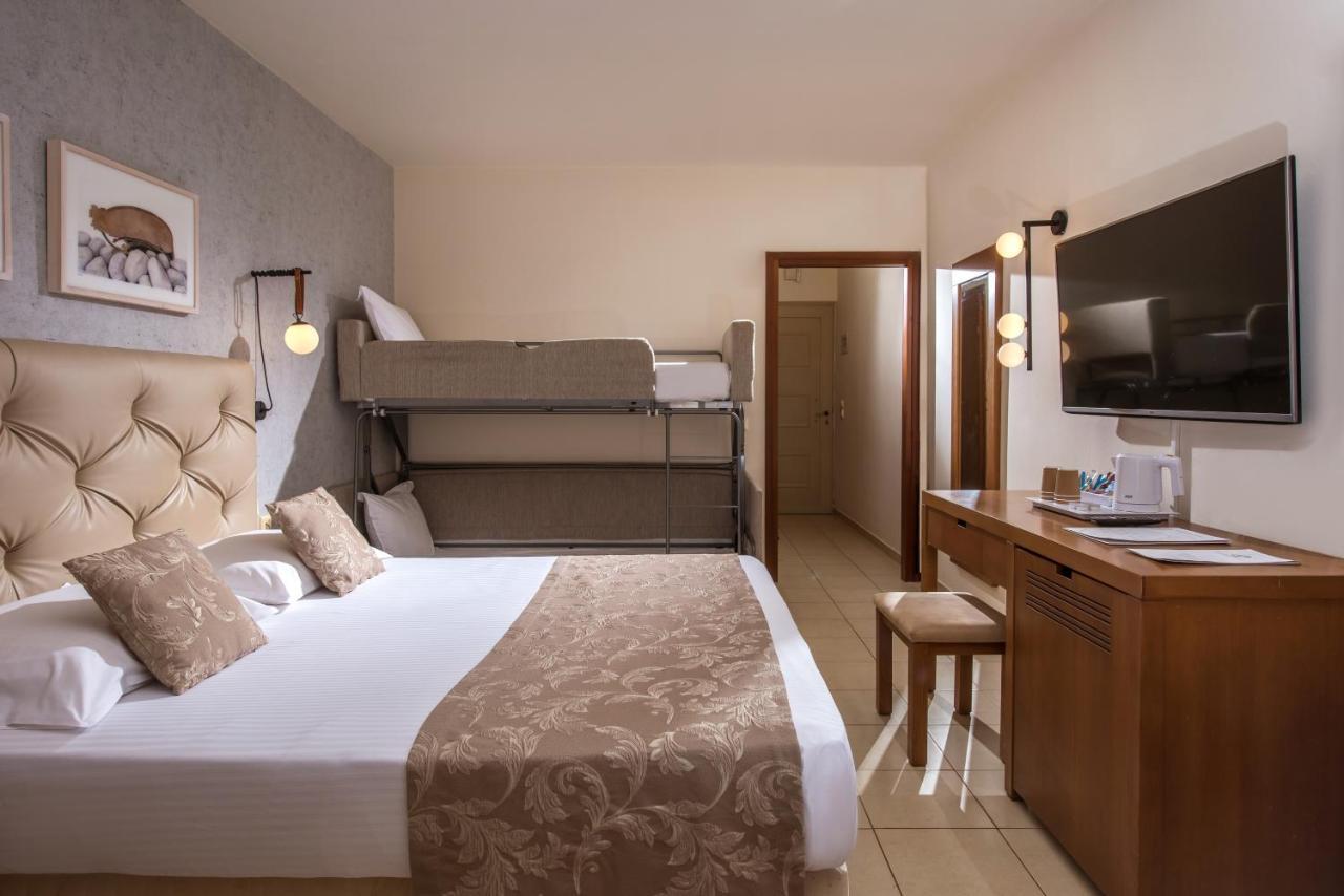 Quarto Quádruplo com Vista Mar