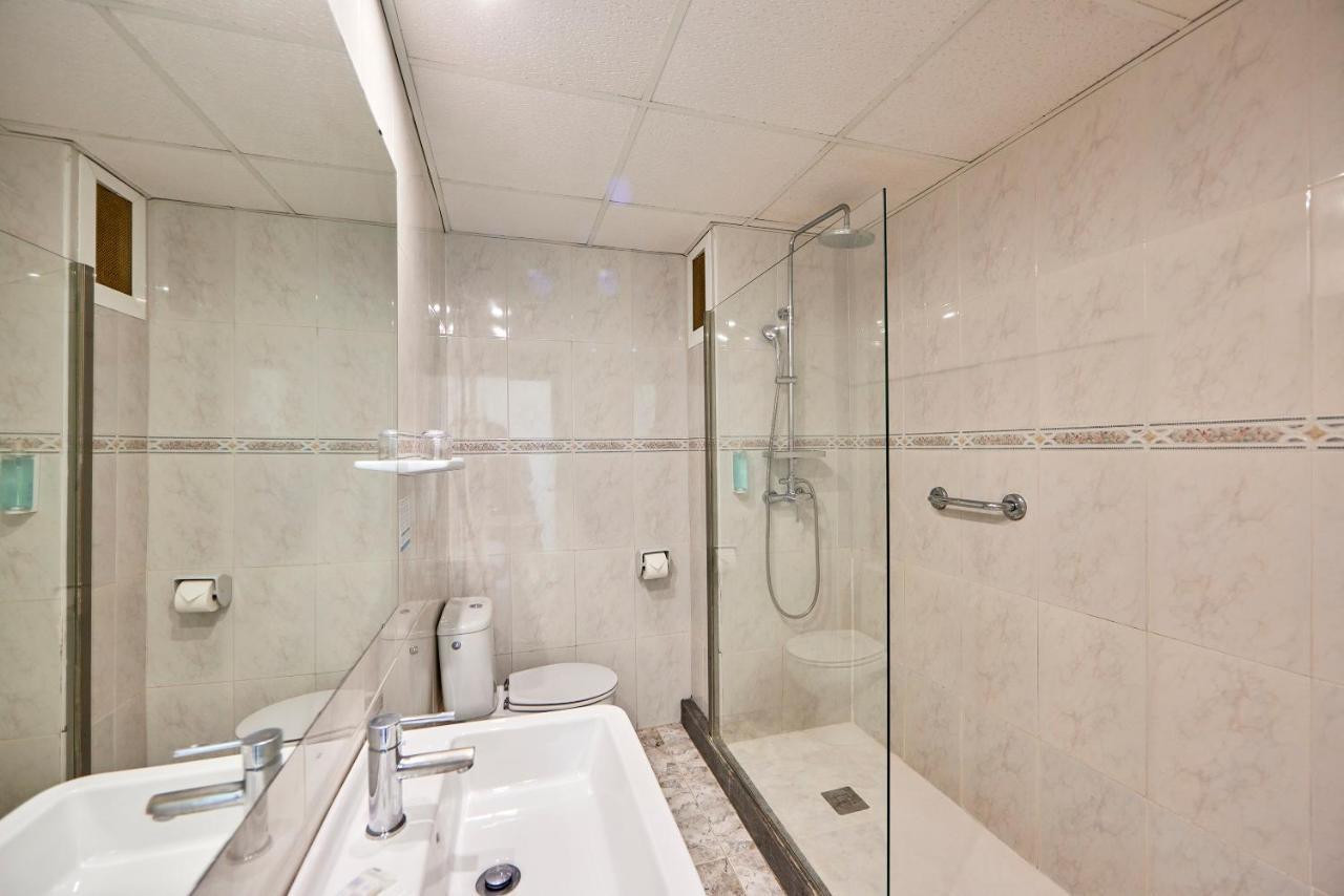 Quarto Duplo com Vista Piscina