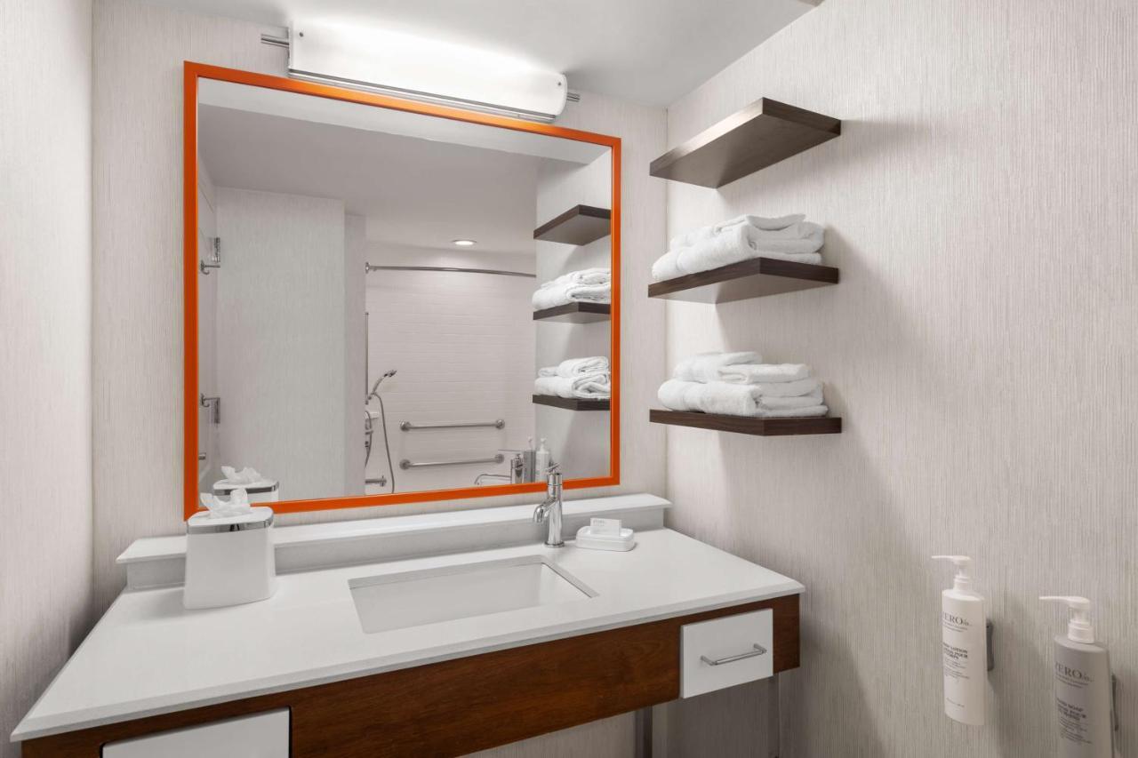 King Room - Mobility Access/Non-Smoking