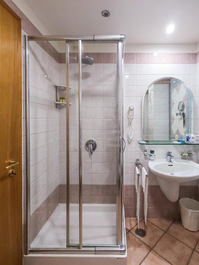 Deluxe Room,1574700758:JPEG