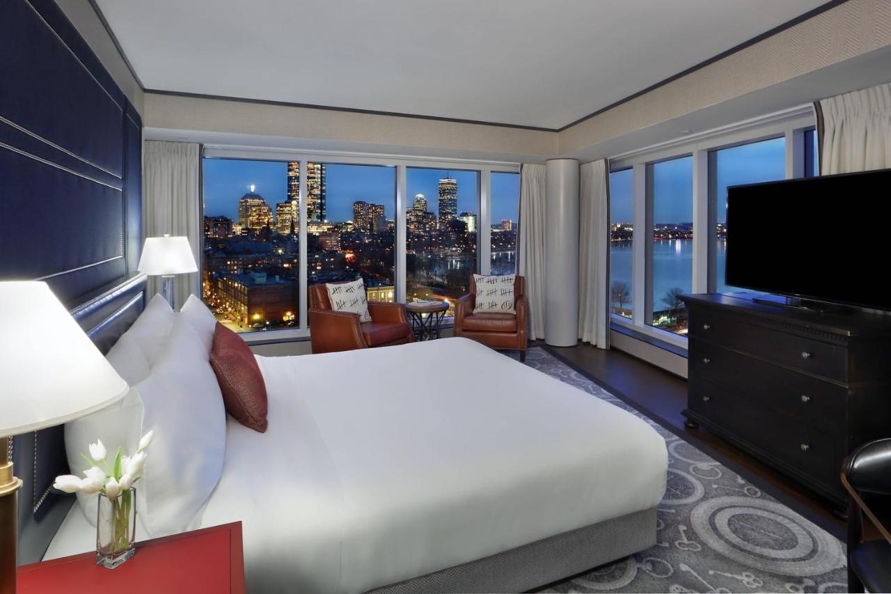 Charles River 1 Bedroom 2 room Suite 1 King Sofa bed
