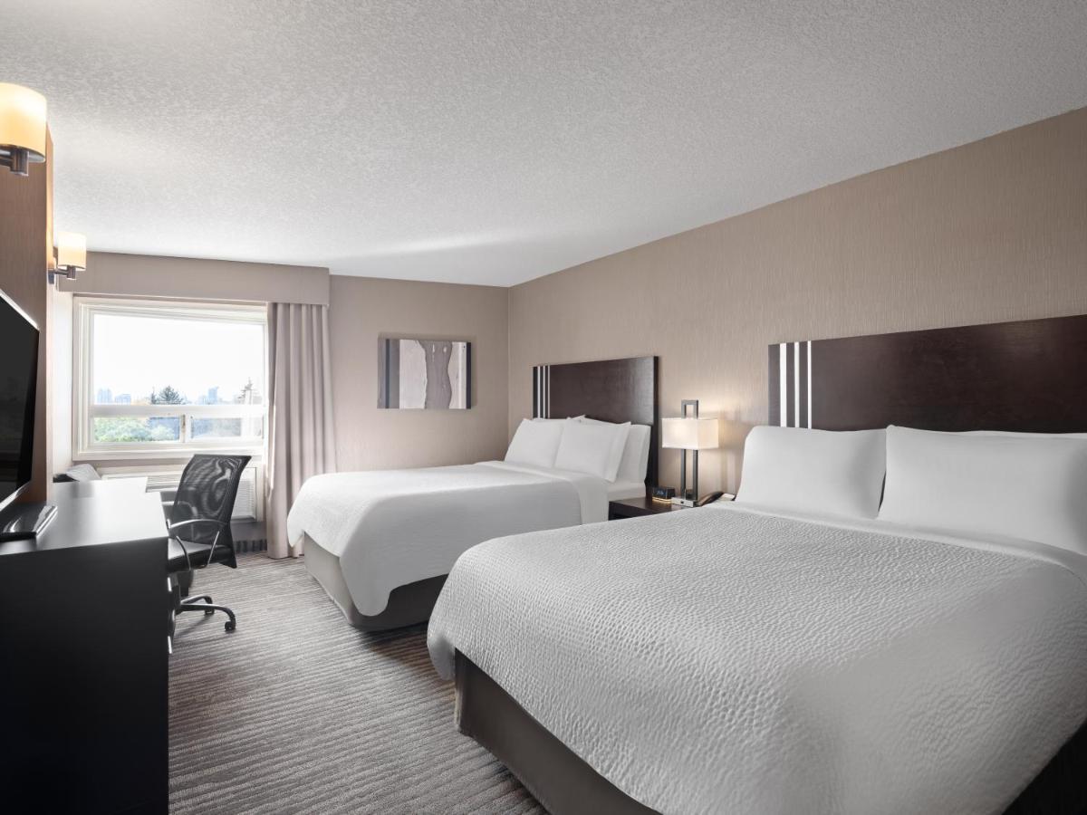 Deluxe Twin Room Hearing Accessible