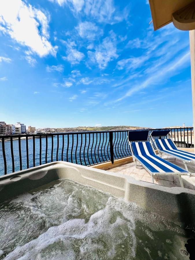Doppelzimmer mit Whirlpool-Badewanne