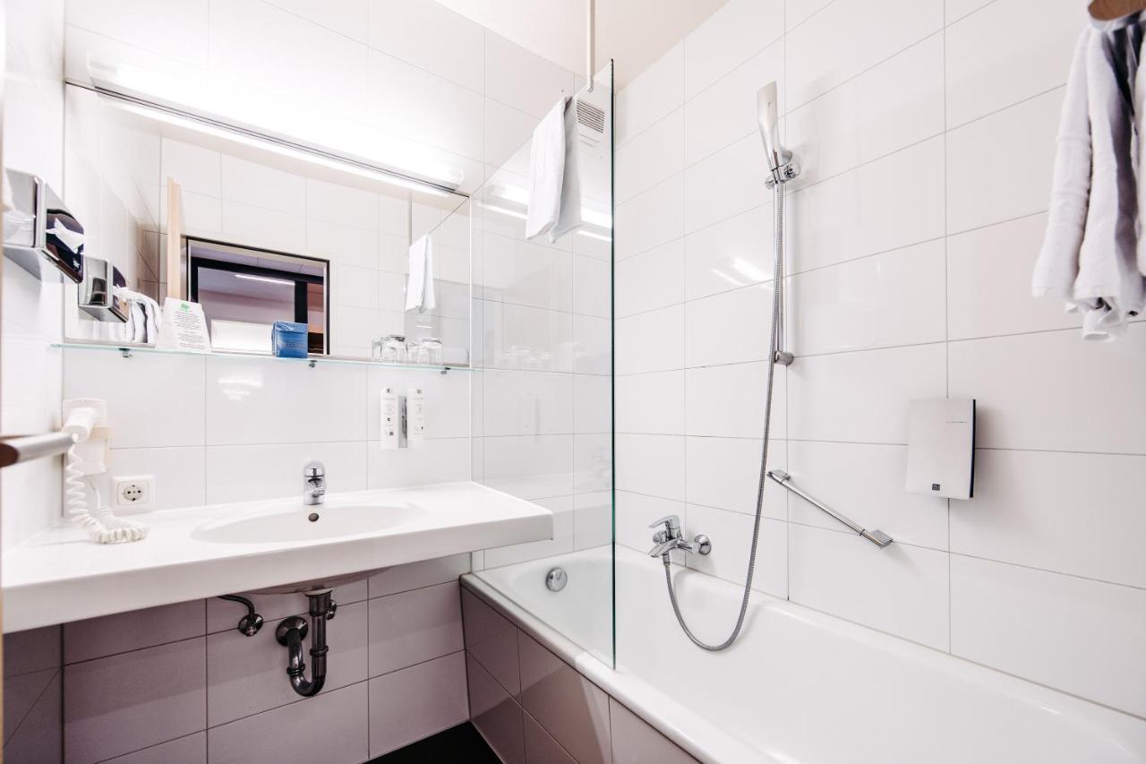 Deluxe Double or Twin Room,1498541455:JPEG