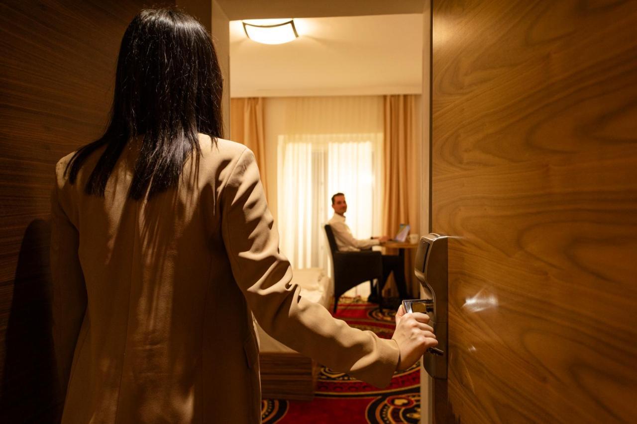 Double or Twin Room Extra Bed,691375947:JPEG