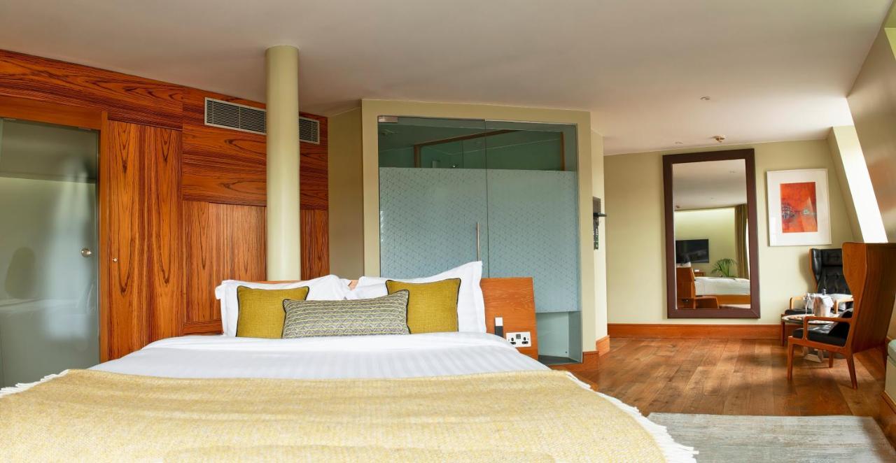 Megaro XL Rooms