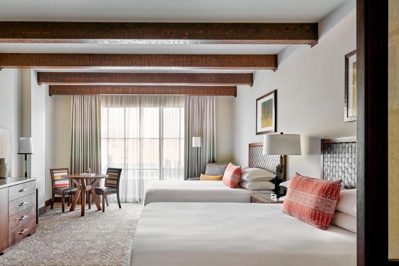 1 Bedroom Executive Suite, 2 Queen, Balcony