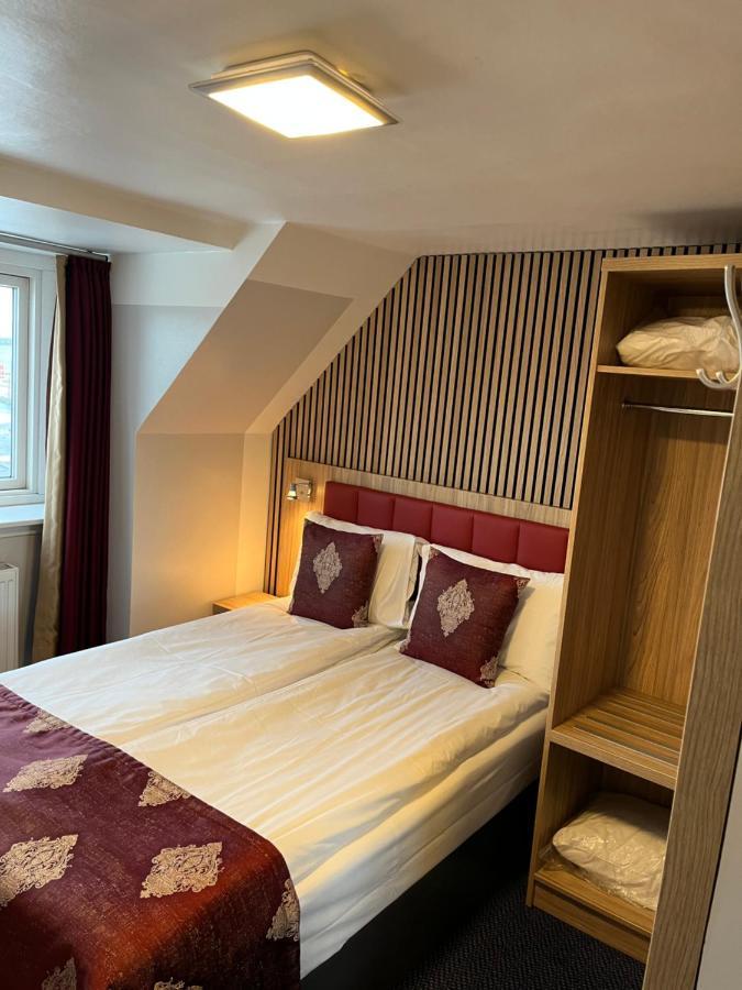 Large Single Room