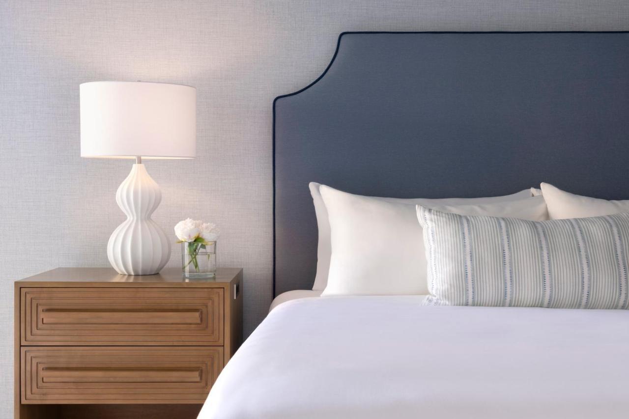 ADA Courtyard View Studio Suite 2 Queen Beds