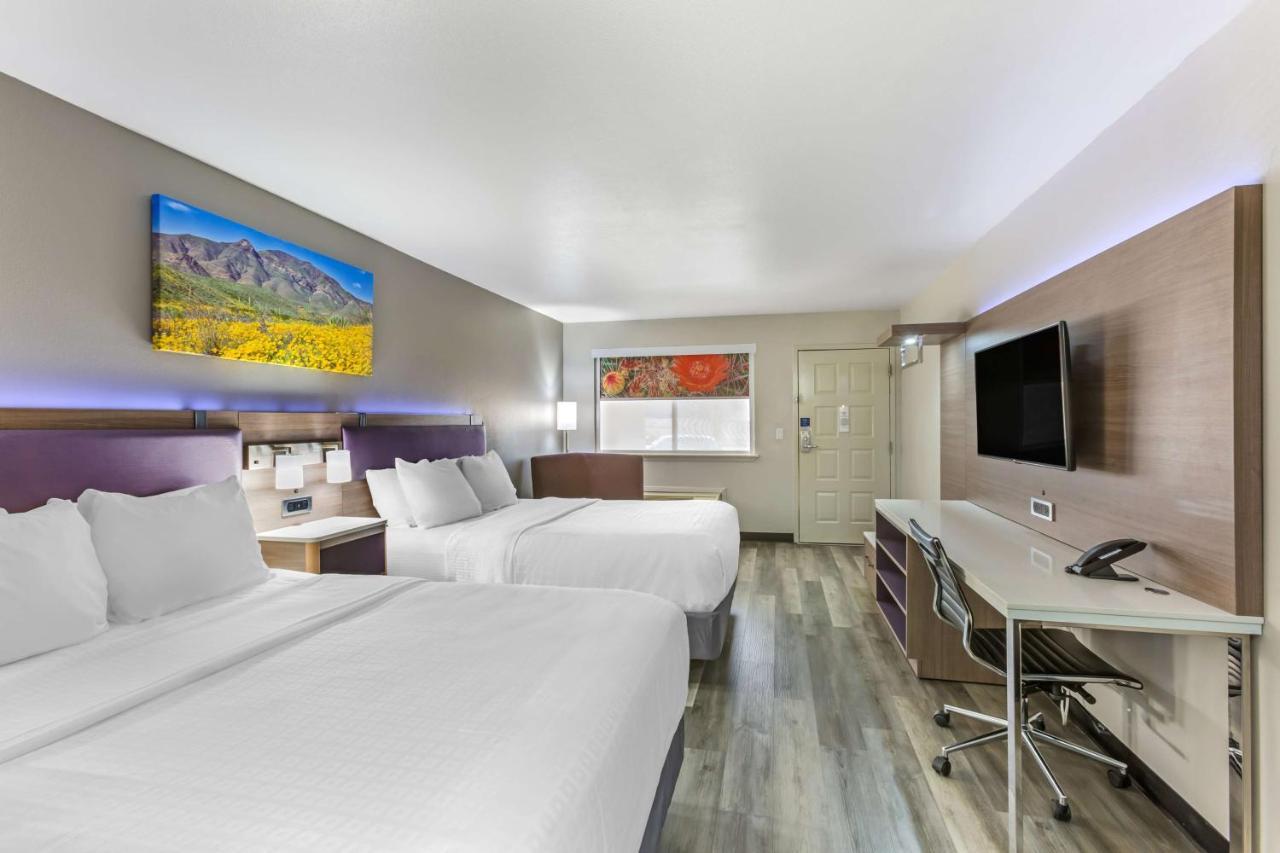 Queen Room Two Queen Beds Non-Smoking