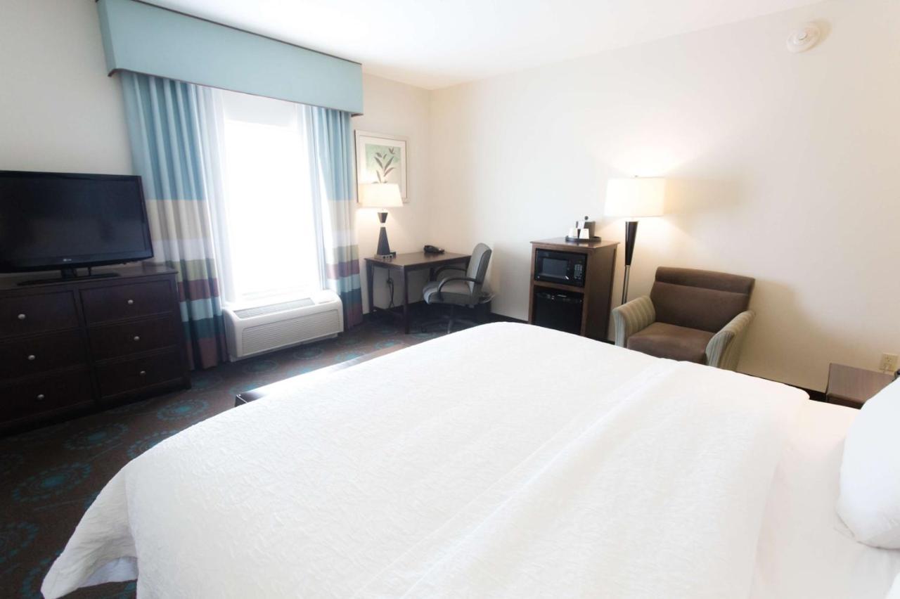 King Room with King Bed - Non-Smoking