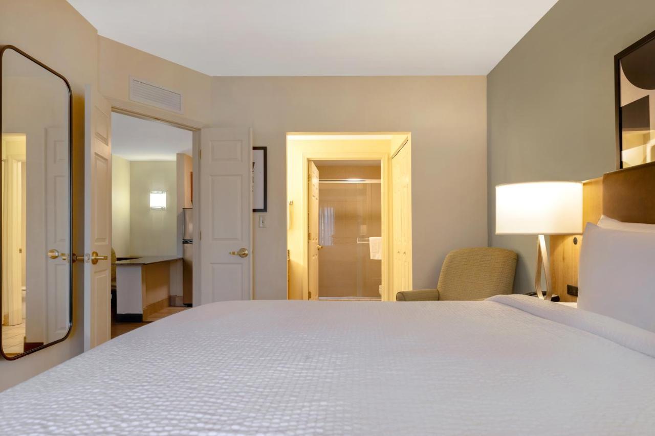 One-Bedroom King Suite