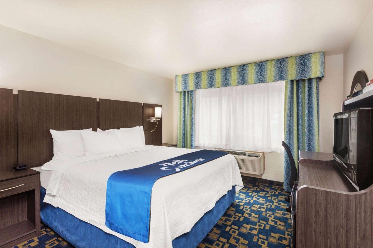 King Room - Accessible/Non-Smoking (No Pets Allowed)
