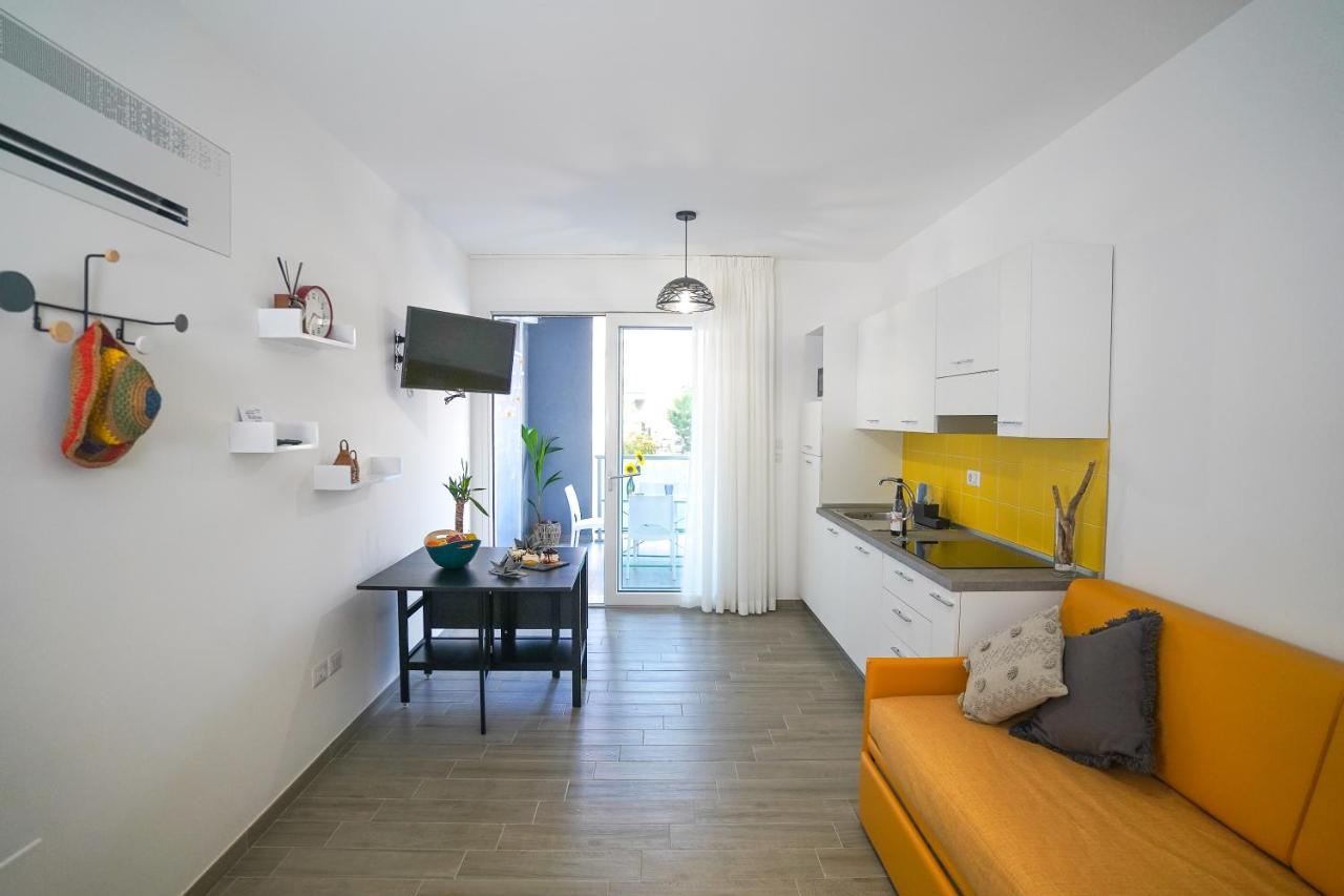 One-Bedroom Apartment,1499445007:JPEG