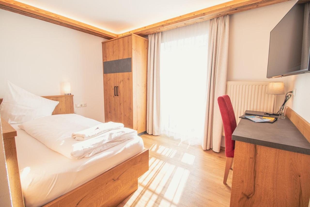 Einzelzimmer mit Balkon