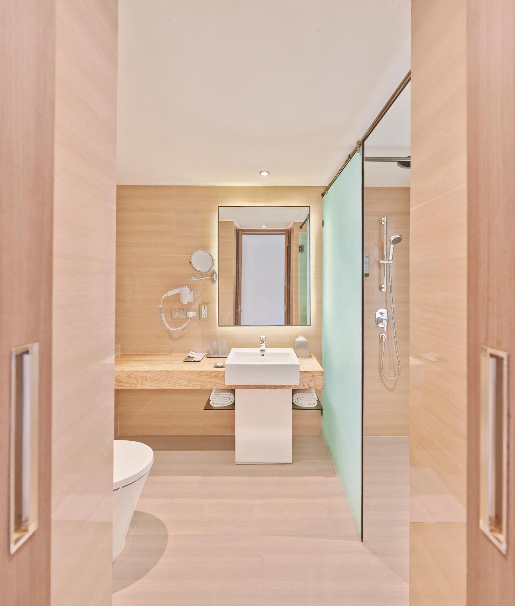 Deluxe Room with Complimentary Hi-Tea and 10% discount on Food & Beverages