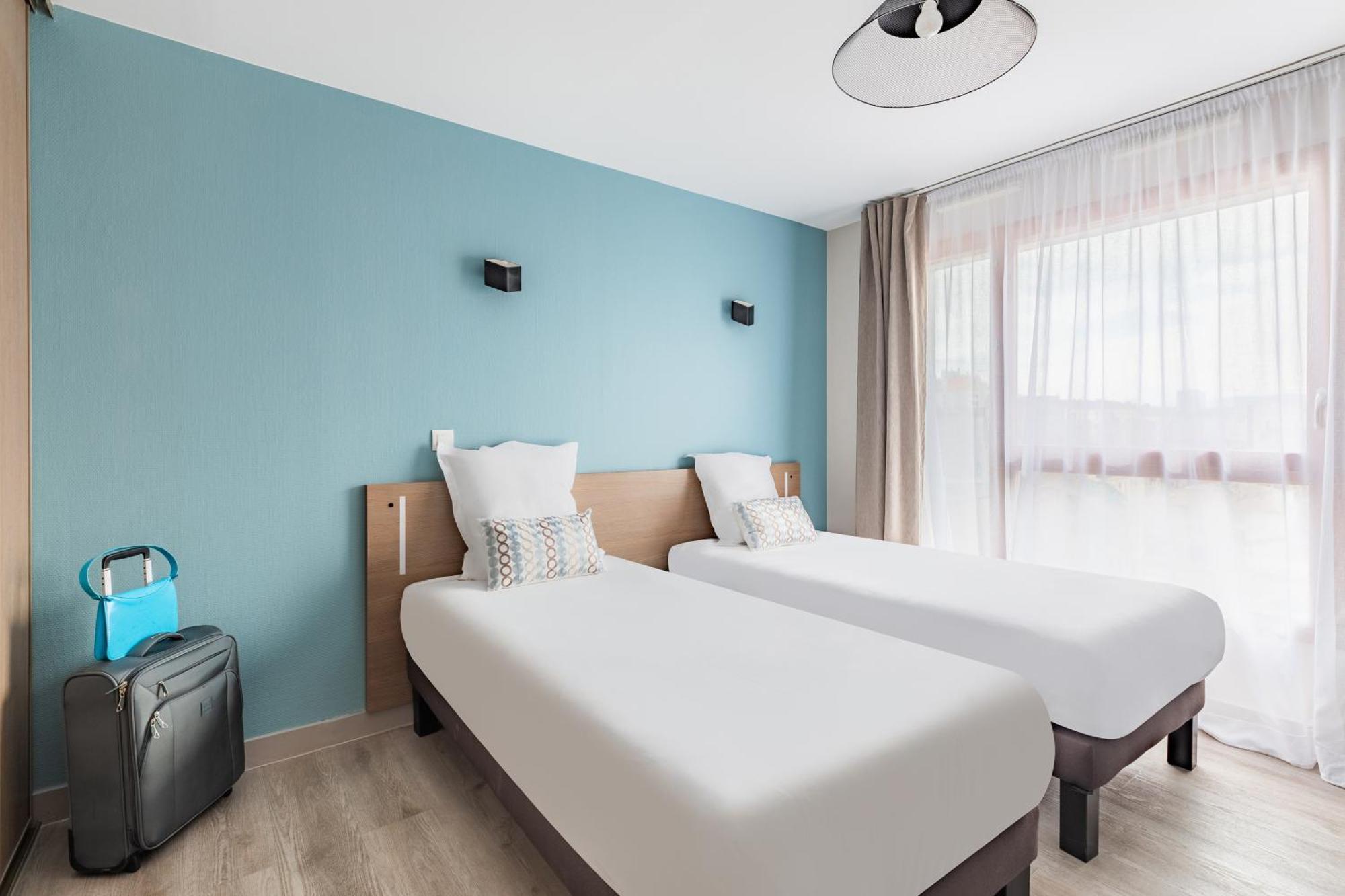 Two-Bedroom Apartment,1498844710:JPEG