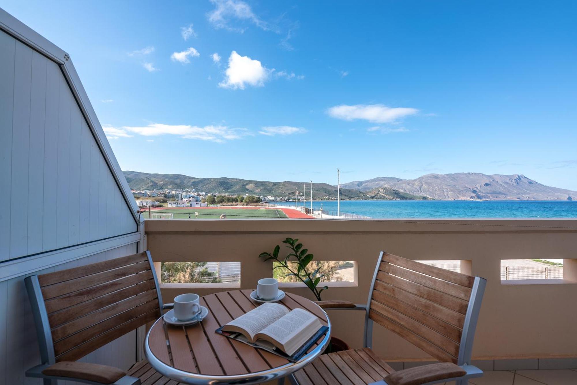 One-Bedroom Apartment Balcony Water View,1531482070:JPEG