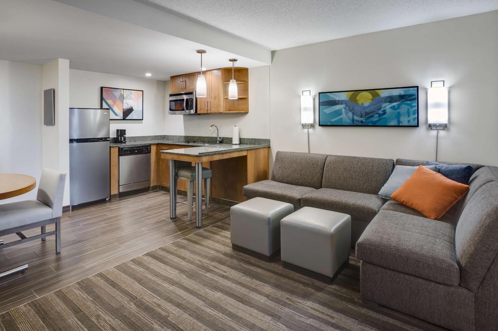 One-Bedroom King Suite