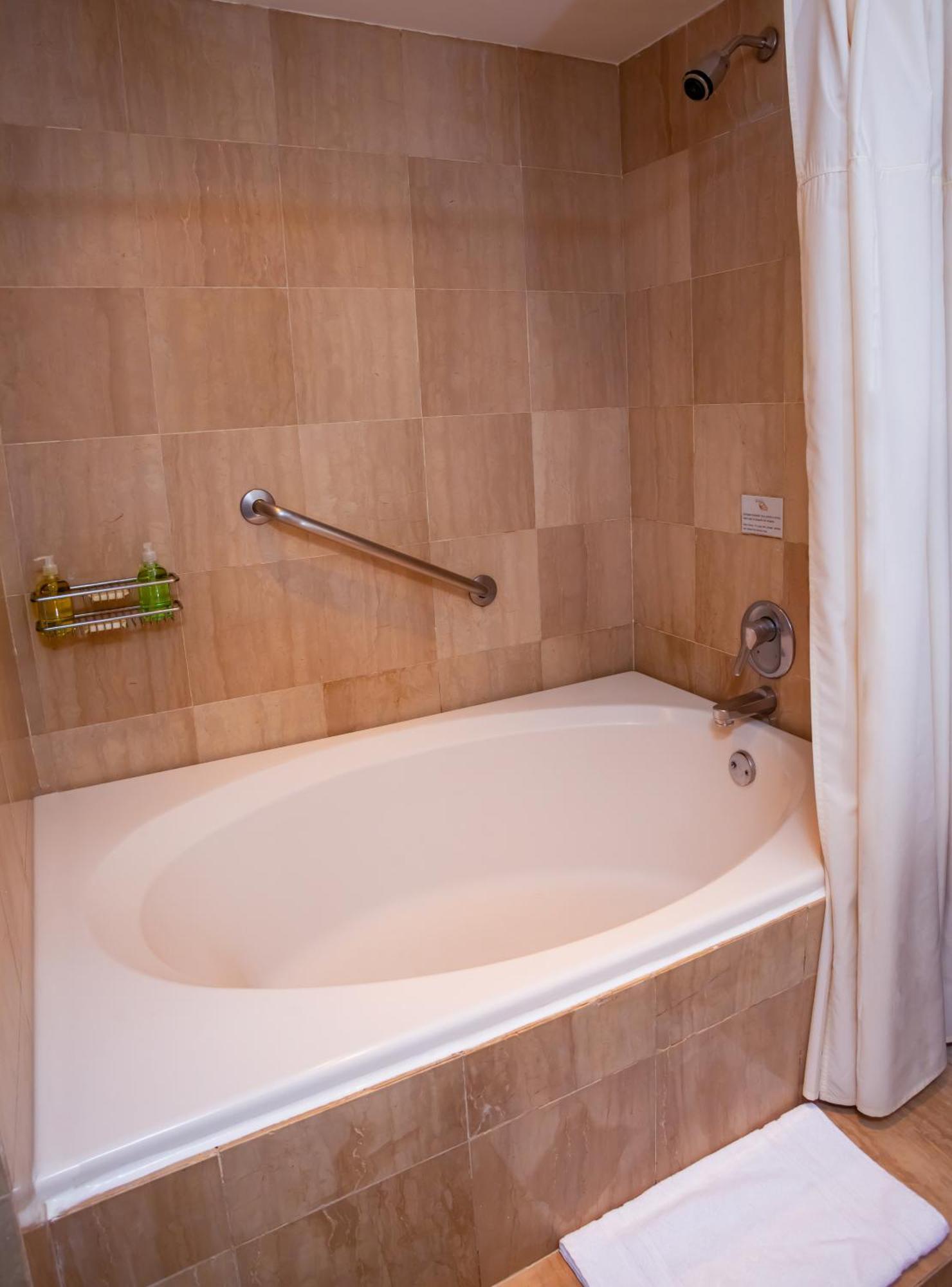 Deluxe Double Room Bath