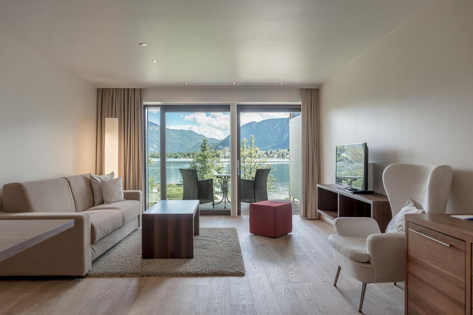 Suite mit Balkon und Seeblick