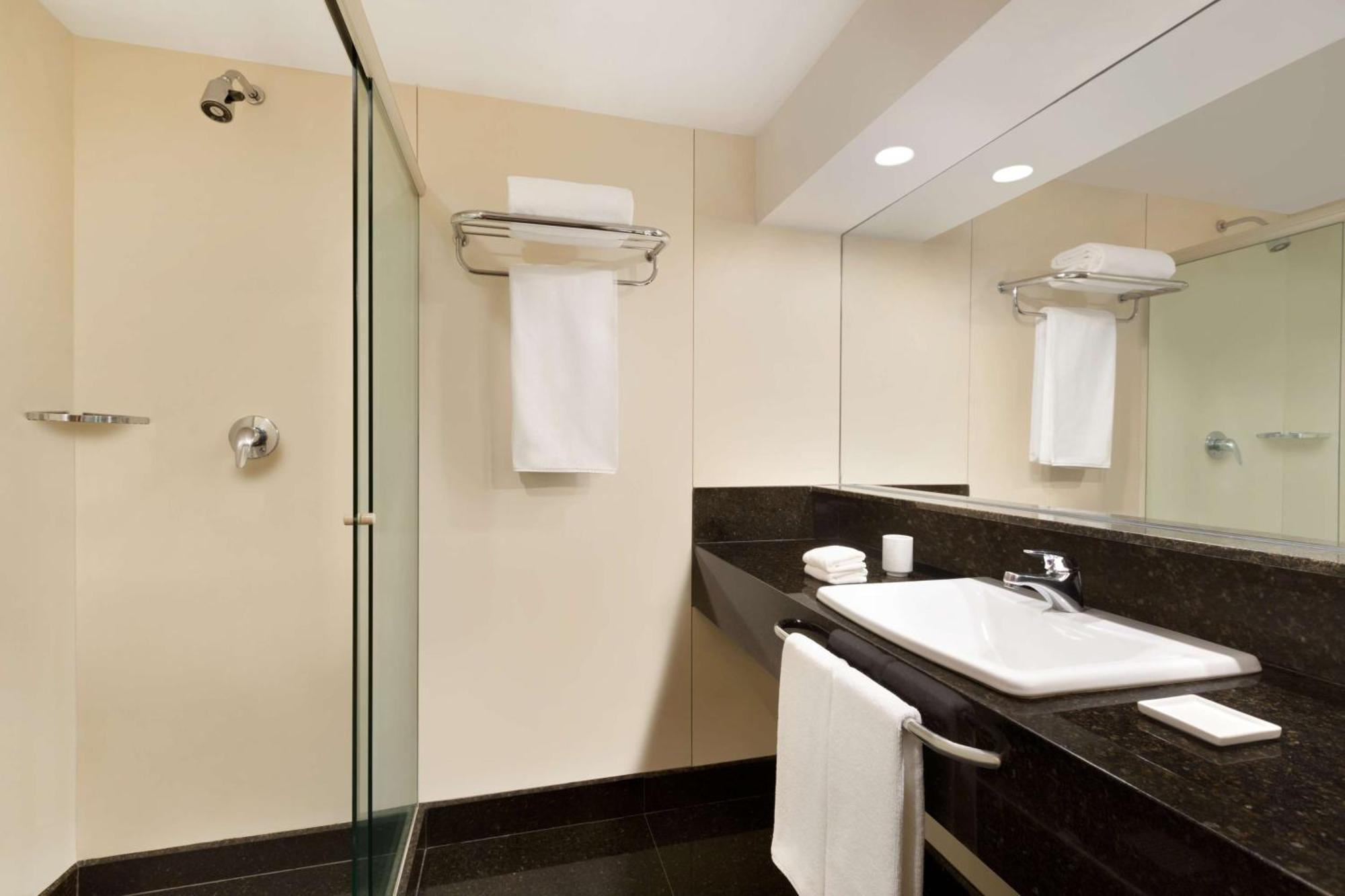 Twin Room Two Twin Beds City View