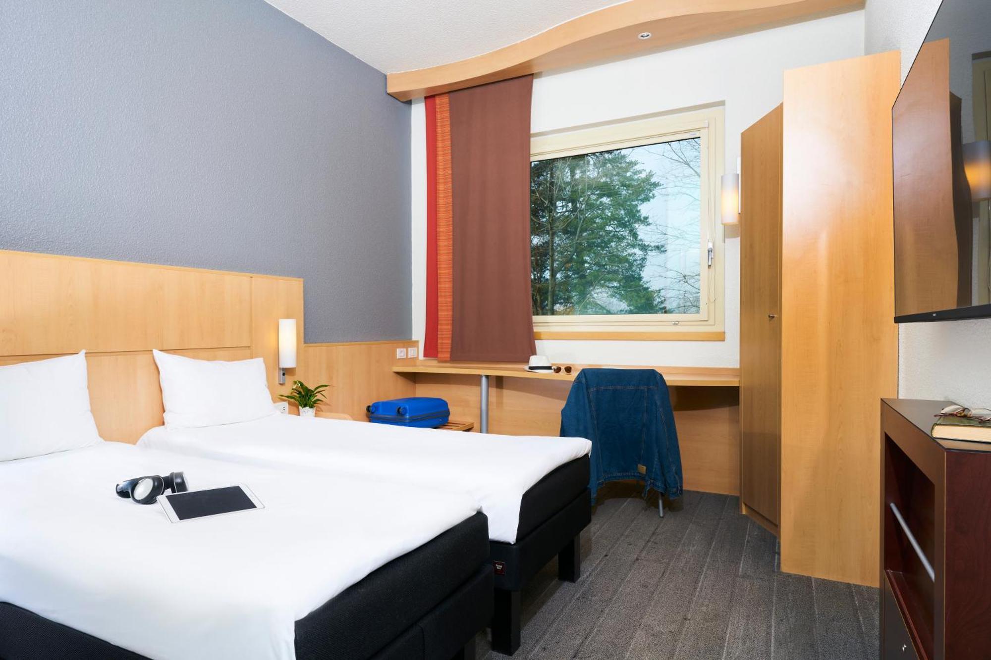 Twin Room,1704917783:JPEG