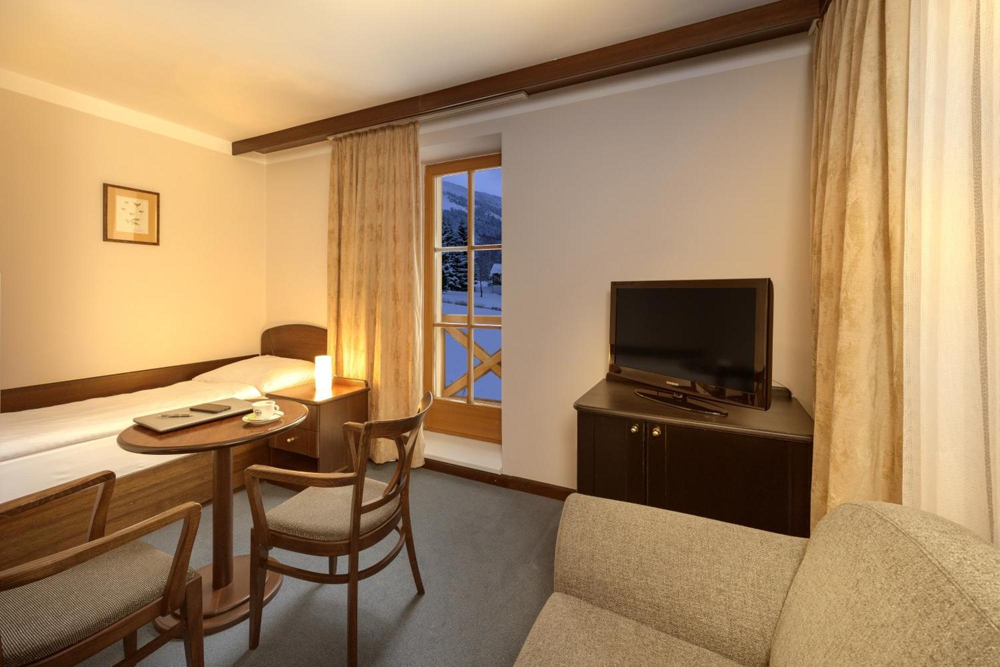 Economy Twin Room