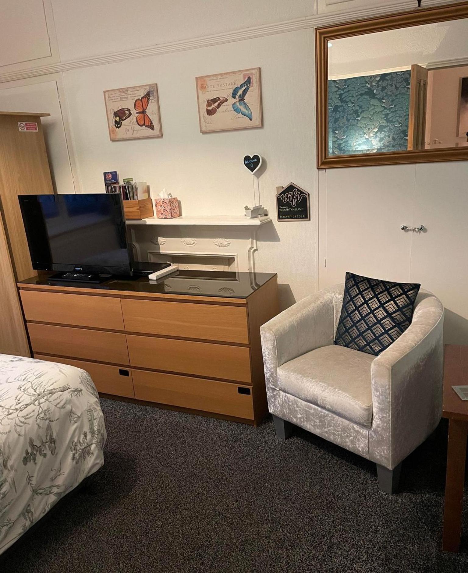 Double Room Private Bathroom