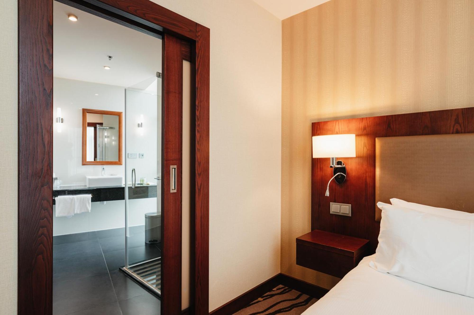 One-Bedroom King Suite
