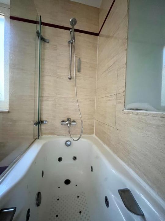 Double Room Spa Bath,1499281414:JPEG