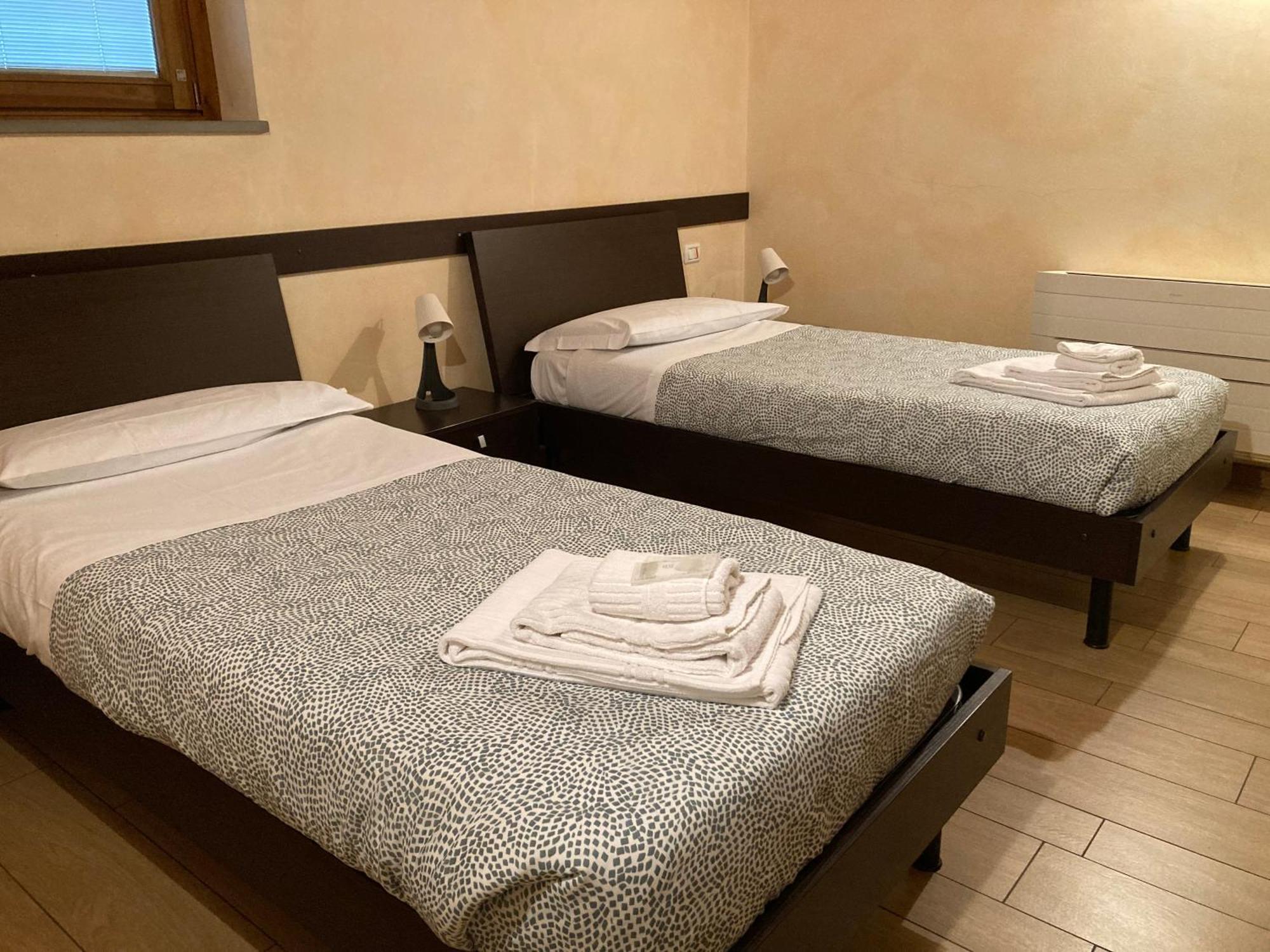 Camera Doppia con Letti Singoli