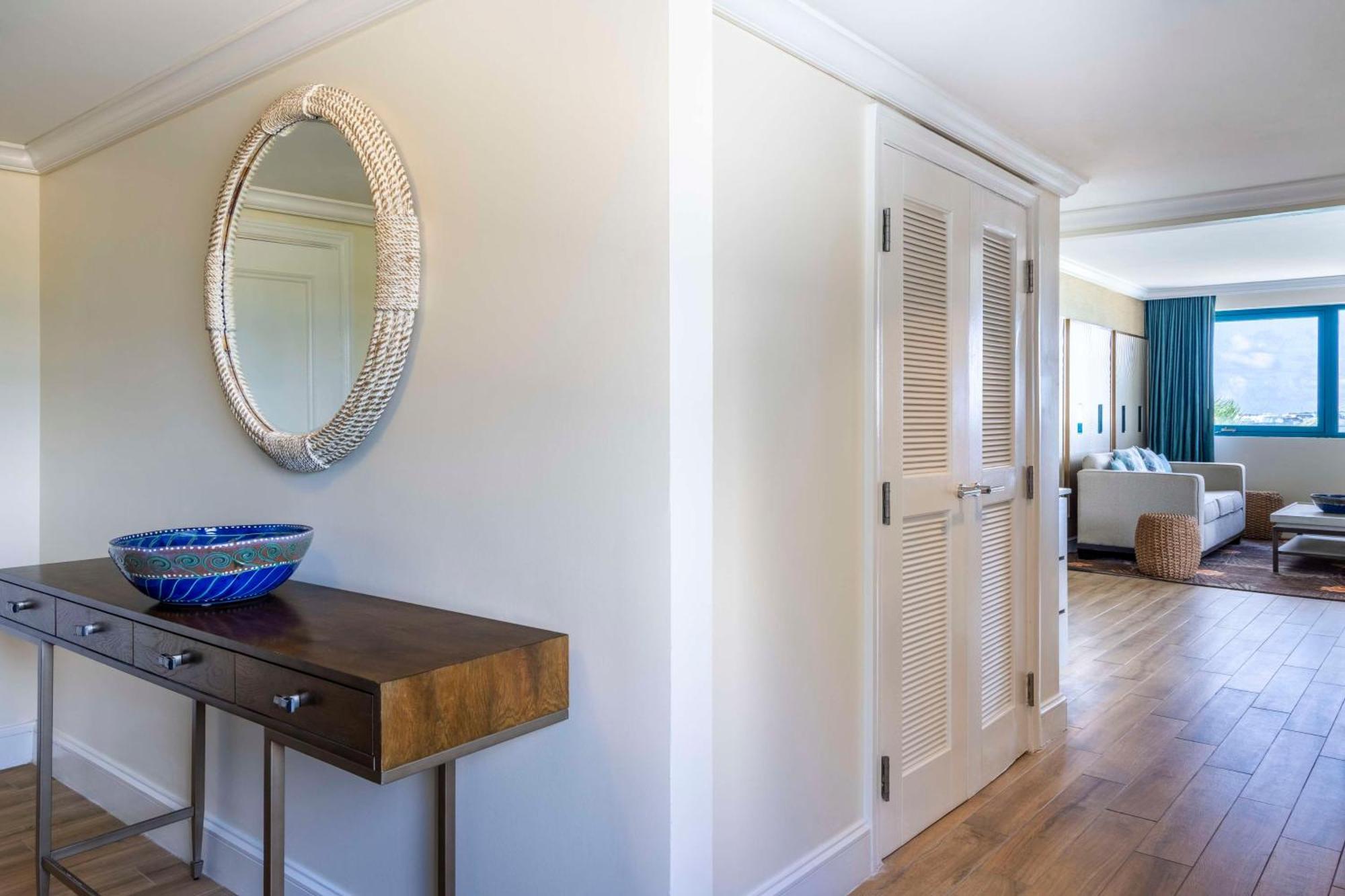 One-Bedroom King Suite