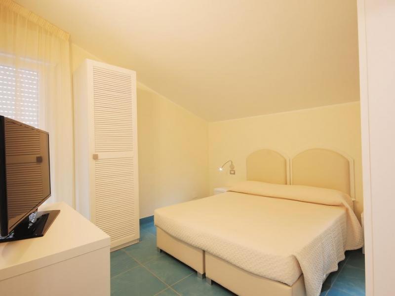 Three-Bedroom Apartment,1499344312:JPEG