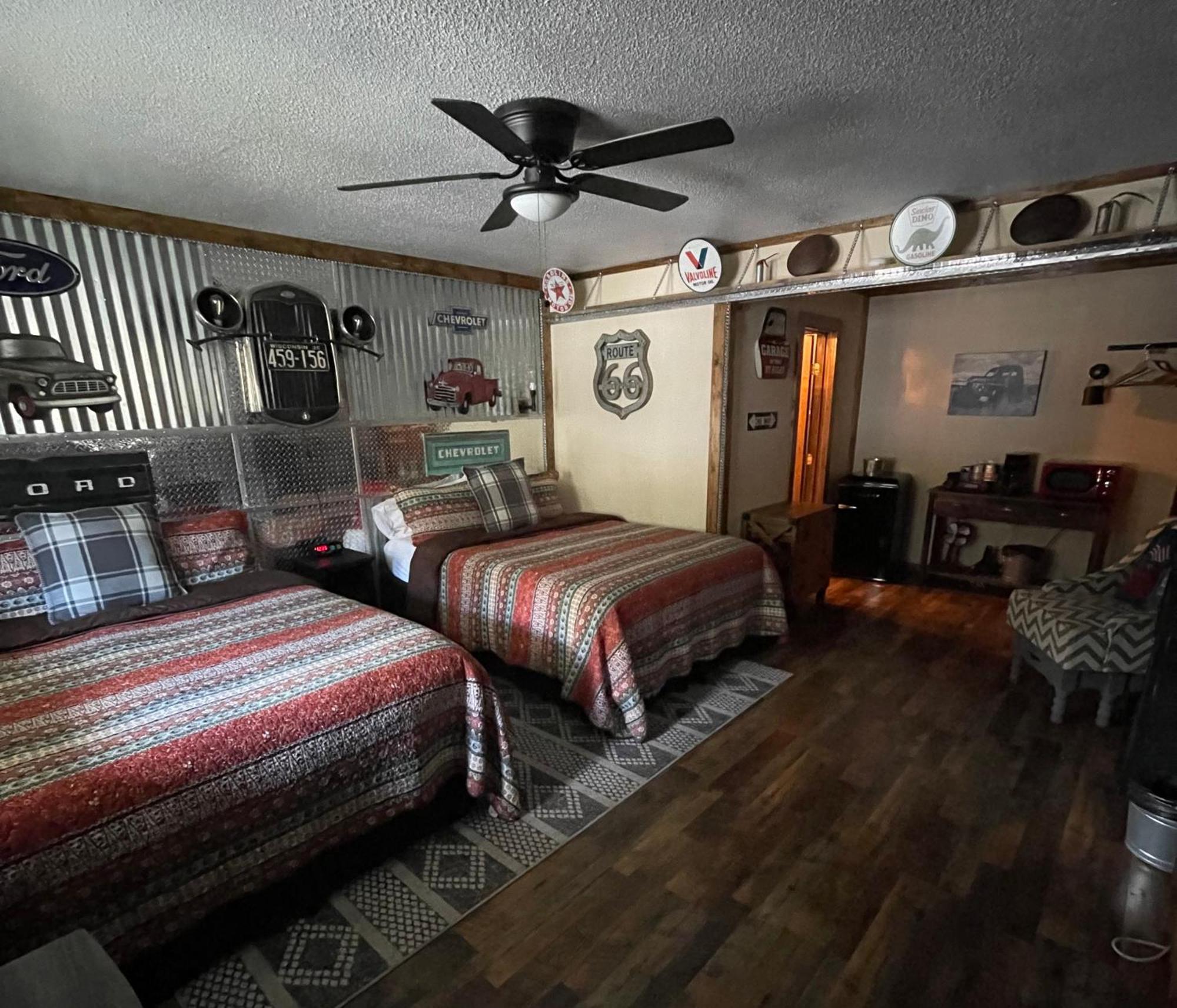 Deluxe Queen Room