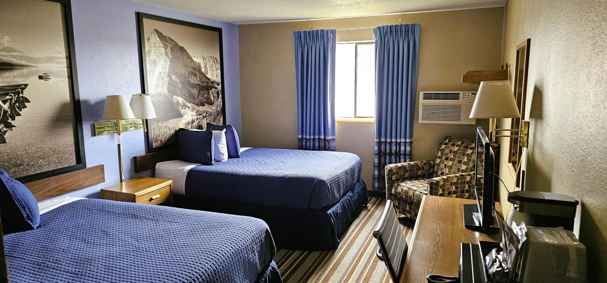 Queen Room Two Queen Beds Non-Smoking