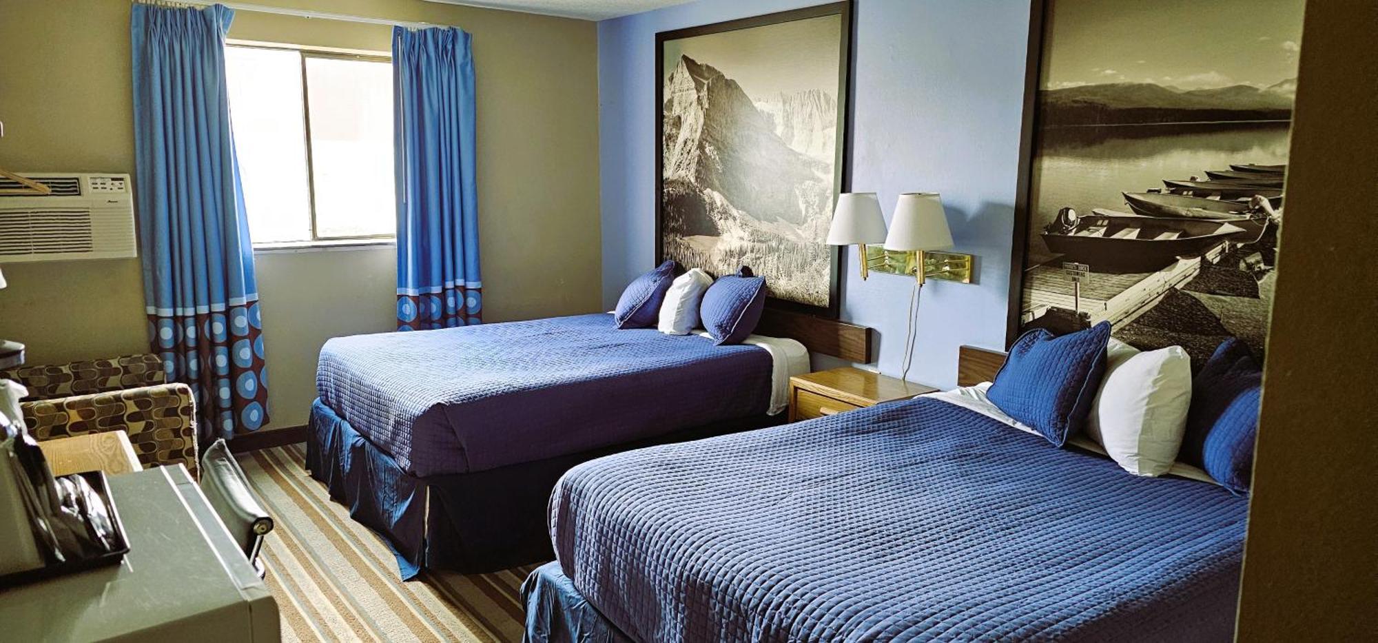 Queen Room Two Queen Beds Non-Smoking