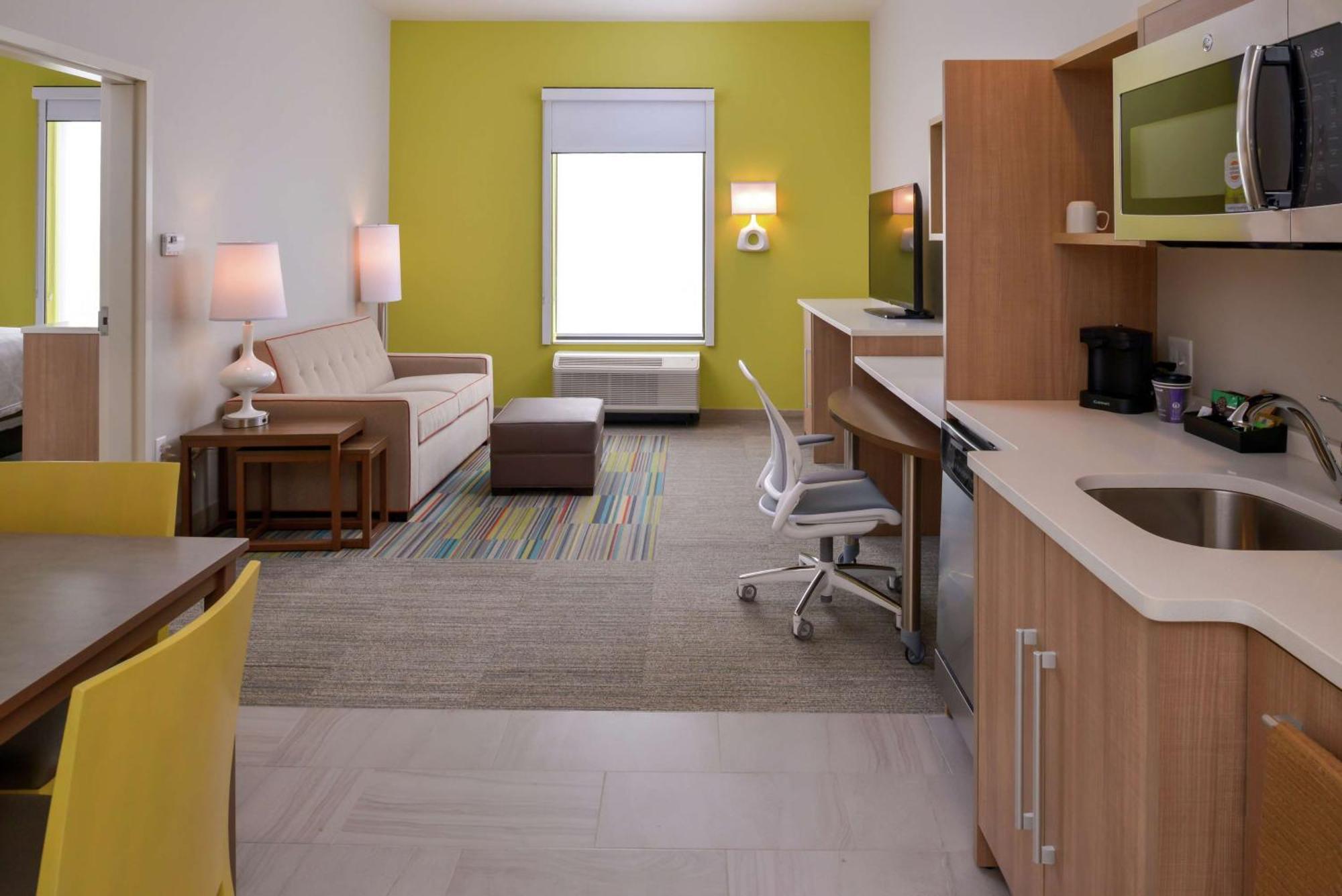 One-Bedroom King Suite - Non-Smoking