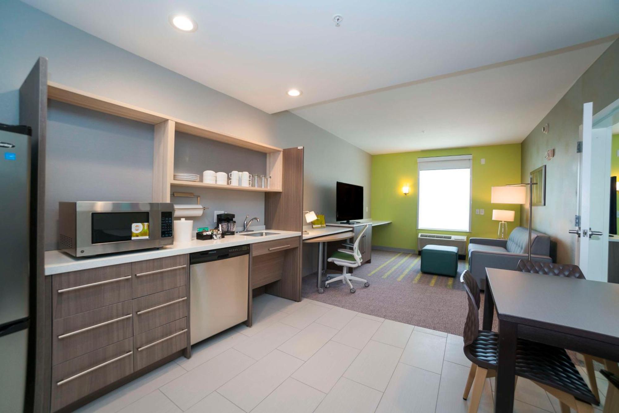 King Suite - Mobility and Hearing Access/Non-Smoking