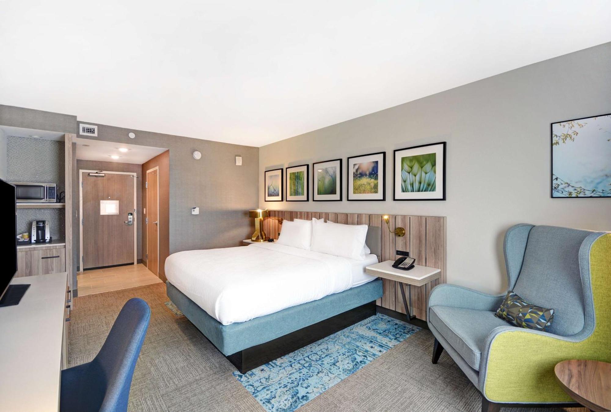 King Room Mobility or Hearing Accessible,1509335575:JPEG