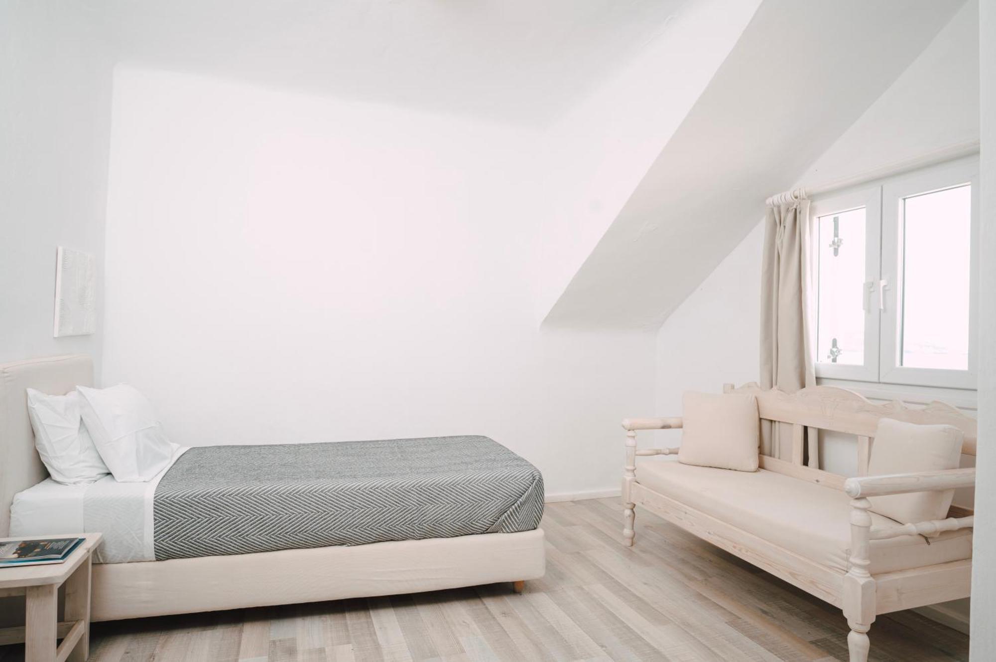 Deluxe Triple Room Balcony Sea View