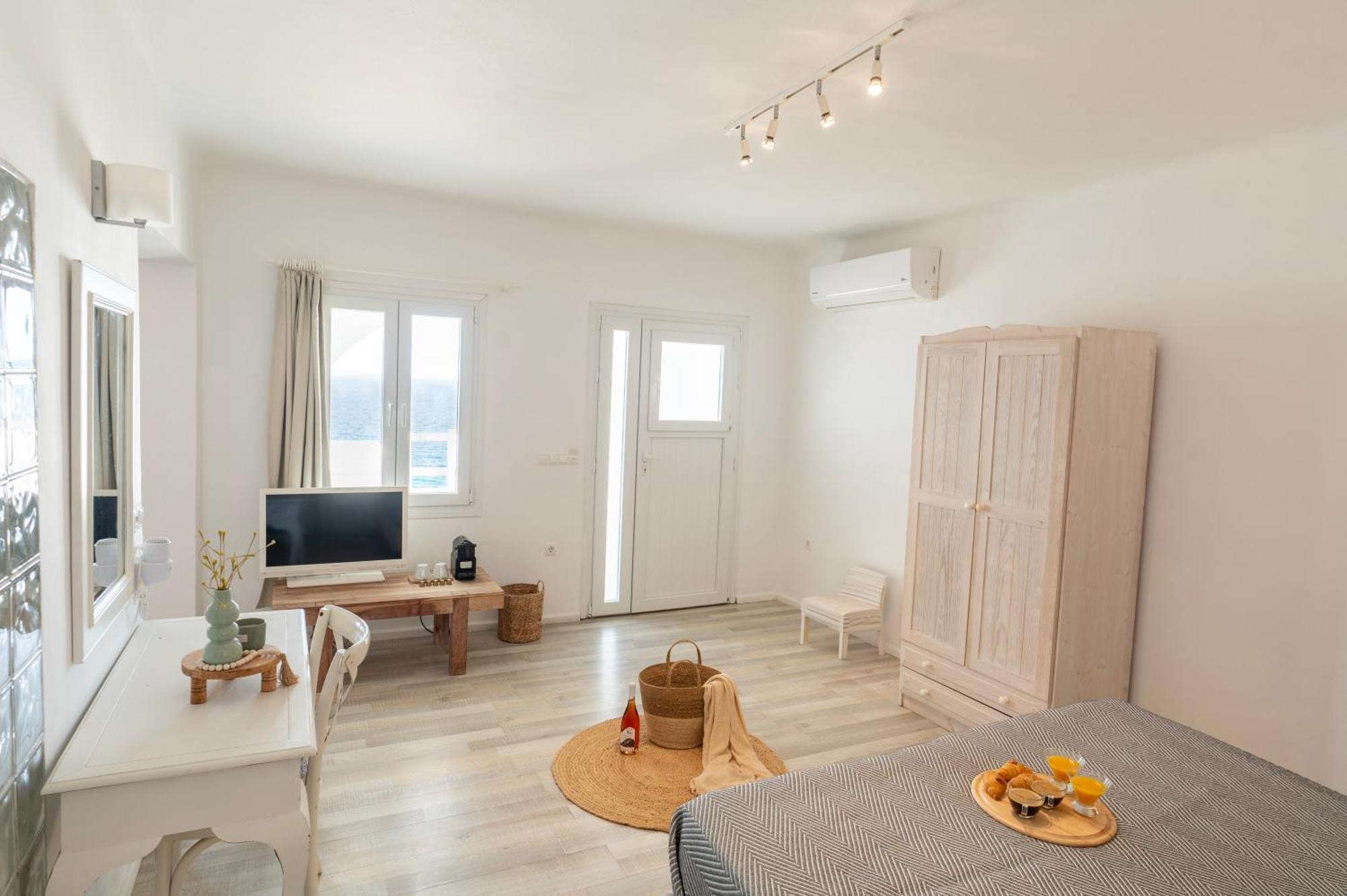 Deluxe Triple Room Balcony Sea View