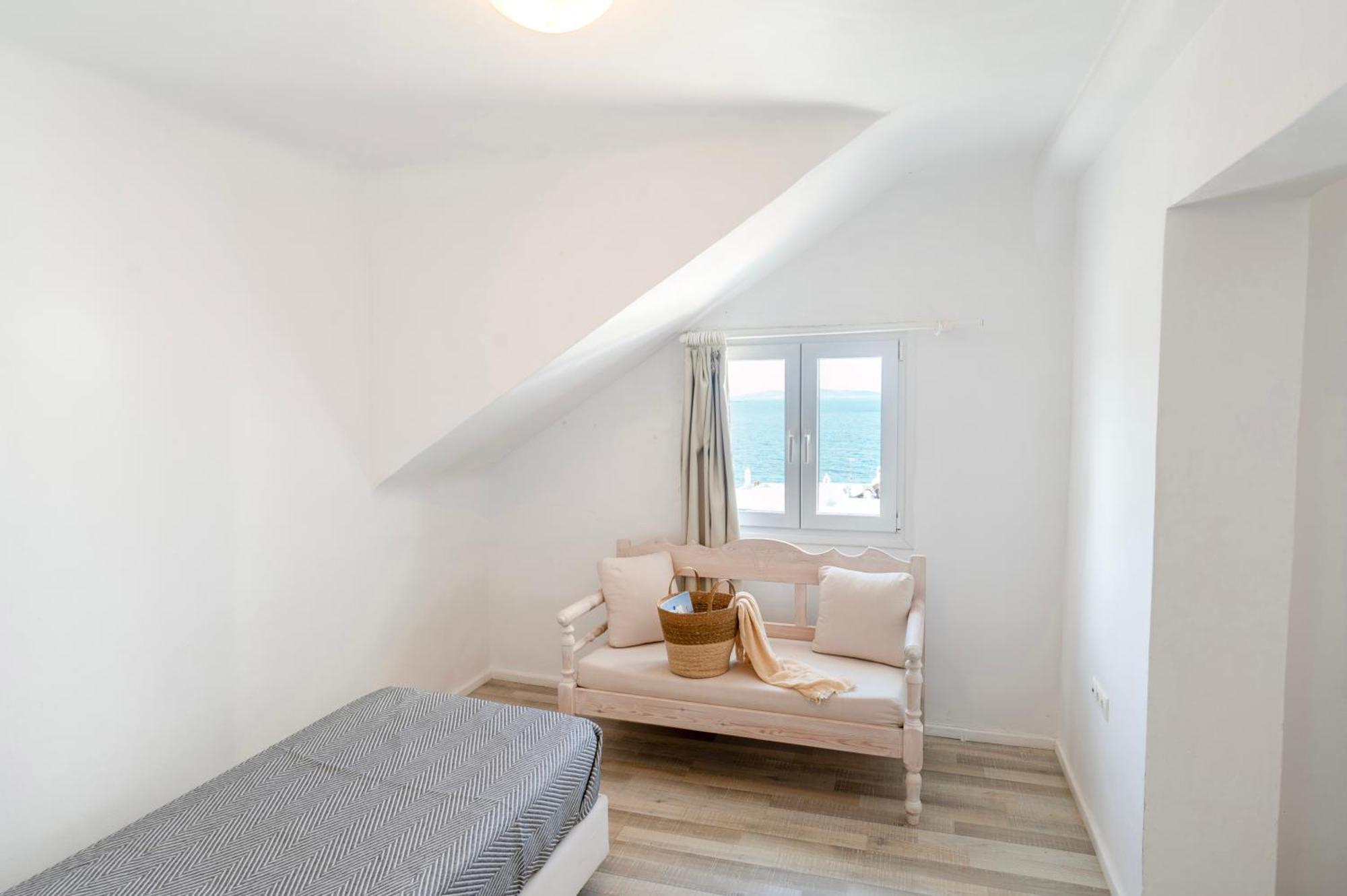 Deluxe Triple Room Balcony Sea View