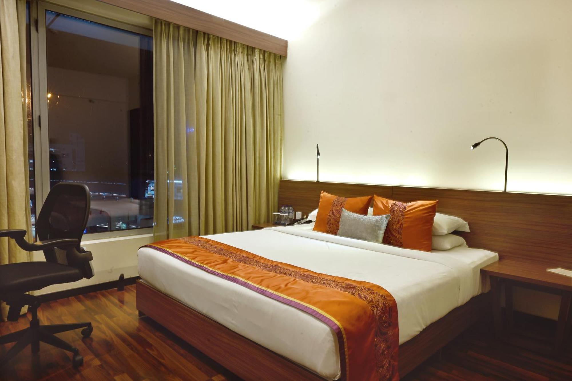 Superior Room City View King Bed